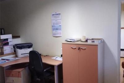 Spațiu comercial, de 75 mp, în Central - 8