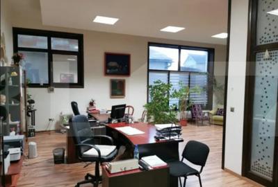 Spațiu comercial, de 93 mp, în Unirea - 7