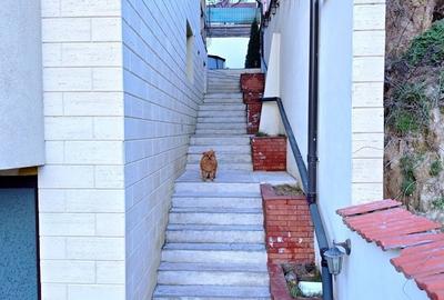 Casă cu 4 camere în Central - 2