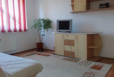 Garsonieră decomandată în Astra - 2