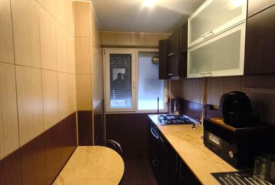 Apartament cu 3 camere semidecomandat în Berceni - 7