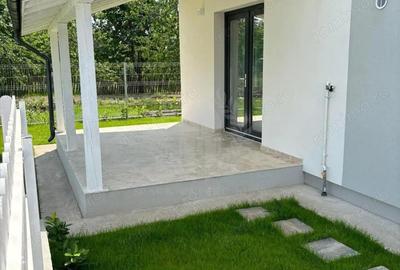 Casă cu 4 camere cu Teren 200 Mp în Păulești - 1