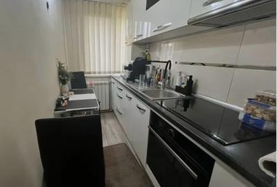 Apartament cu 2 camere semidecomandat, mobilat în Central