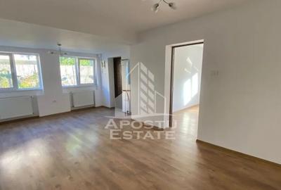 Casă cu 4 camere cu Canalizare în Aradului - 9