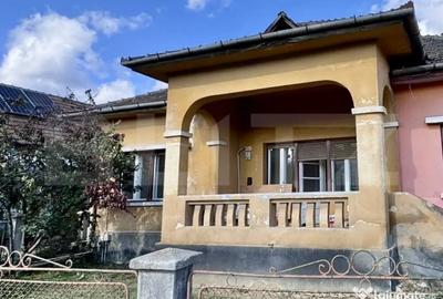 Casă cu 3 camere cu Teren 250 Mp în Central