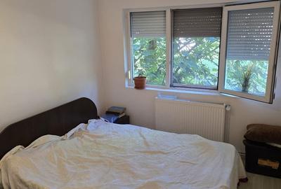 Apartament cu 3 camere semidecomandat în Circumvalațiunii