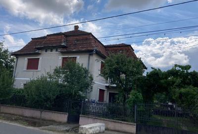 Casă cu 4 camere cu Teren 1000 Mp în Central - 4
