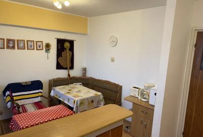 Apartament 4 camere, semidecomandat - zona Garii - 1