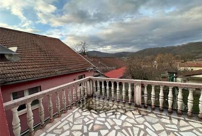 Casă cu 7 camere cu Teren 900 Mp în Central - 12