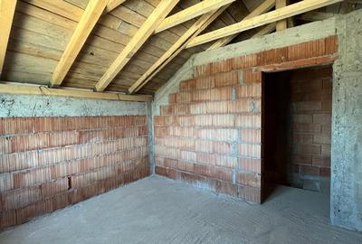 Duplex cu 4 camere cu Canalizare în Urseni - 12