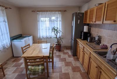 Casă cu etaj de vânzare, 5 camere, 2 băi, Dâmbu Rotund zona strada Livezeni - 24