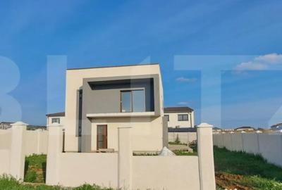 Casă cu 5 camere cu Teren 400 Mp în Central - 1