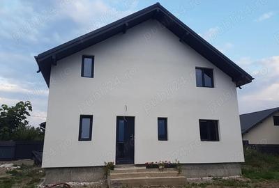 Casa 5 camere, 2 bai, 150mp, teren 400mp, constructie 2024, Lilieci, strada Rozelor, comision zero ! - 1