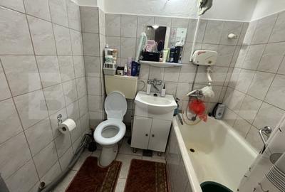 Apartament de vanzare, cu 2 camere, 35 mp, zona Micro 14 - 5