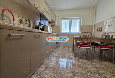 Vanzare apartament cu 4 camere situat  situat la Lizeanu - 41