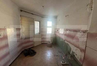 Apartament cu 3 camere decomandat în Micro 16 - 2