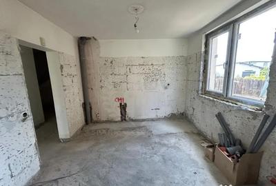 Casă cu 7 camere cu Teren 467 Mp în Crevedia - 11