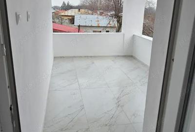 Apartament cu 3 camere decomandat în Central - 2