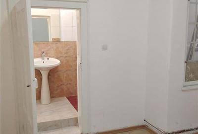 Apartament cu 3 camere decomandat în Central - 9