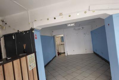 Spațiu comercial, de 85 mp, în Central - 1