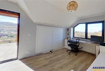 Casă cu Teren 1532 Mp în Șinca - 3