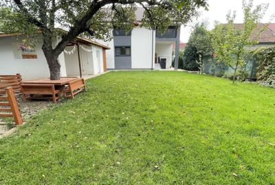 Casa spatioasa,amenajata in zona Lipovei - 1