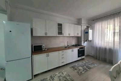 Apartament cu 2 camere semidecomandat în Piața Unirii