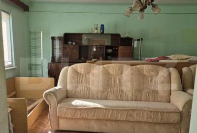 Casa cu 3 camere, zona 7 Noiembrie - 2