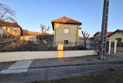 Casă cu Teren 1281 Mp în Săliște - 2