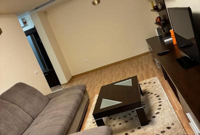 Apartament cu 2 camere decomandat în Piața Centrală - 2