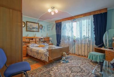 Casă cu 5 camere cu Garaj în Dârste - 7