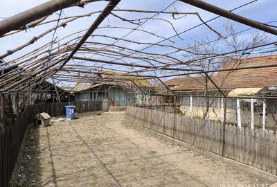 Casă cu 2 camere cu Teren 1900 Mp în Central - 9