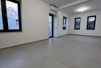 Tineretului-Parcul Carol ,casa renovată P+1,fara curte ,100 mp ,terasa mare - 1