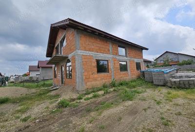 Casă cu Teren 512 Mp în Central - 4