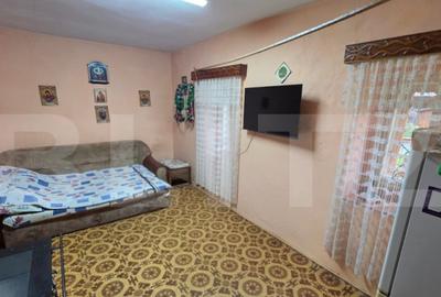 Casa de vanzare, cu 4 camere, 80 mp, satul Dorolea - 9