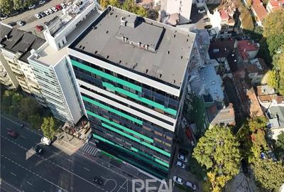 Spațiu comercial, în P-ța Victoriei - 20