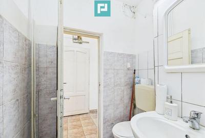 Garsoniera/spa?iu comercial strada Poetului Vlaicu - 11