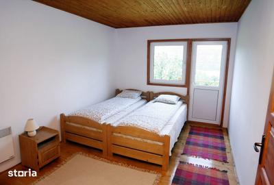 Casă cu 5 camere cu Teren 1800 Mp în Zetea - 1