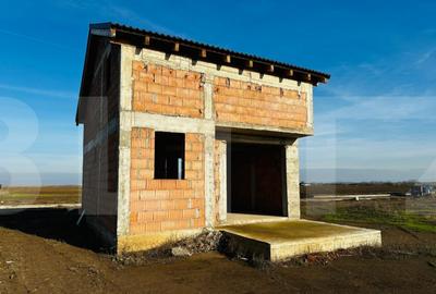 Casa la rosu, pe stoc, cu terasa si acoperis finalizat W - 6