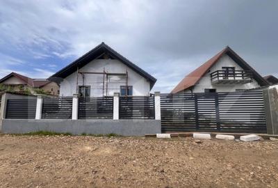 Casa individuala de vanzare, cu 4 camere, 96 mp, zona ?u - 28