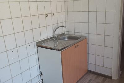 Apartament 3 camere cu centrala proprie nemobilat. - 9