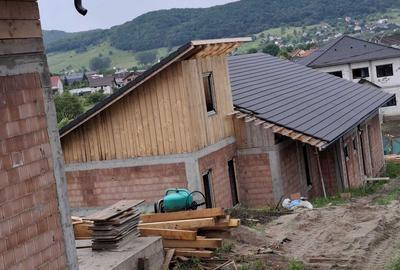 Casă cu 4 camere în Unirea - 4