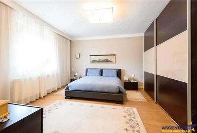 Resedinta cu:foisor,2 garaje, crama tip restaurant+garsoniera lux ... - 11