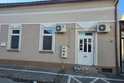 Spațiu comercial, de 55 mp, în Central - 14