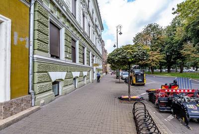 Spațiu comercial ultracentral, renovat, pe b-ul Revoluției, Arad. - 11