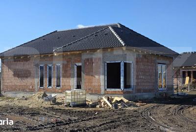 Casă cu 3 camere cu Teren 500 Mp în Unirea - 12