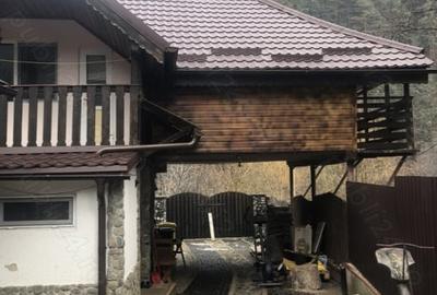 Casă individuală cu 6 camere în Rășinari