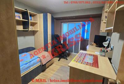 Apartament cu 4 camere decomandat în Găvana - 4