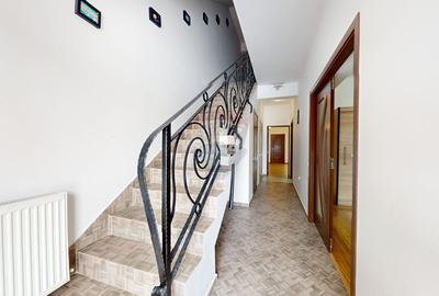 Casă cu 7 camere cu Teren 883 Mp în Bran - 12