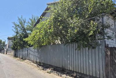 Casă cu 6 camere în Central